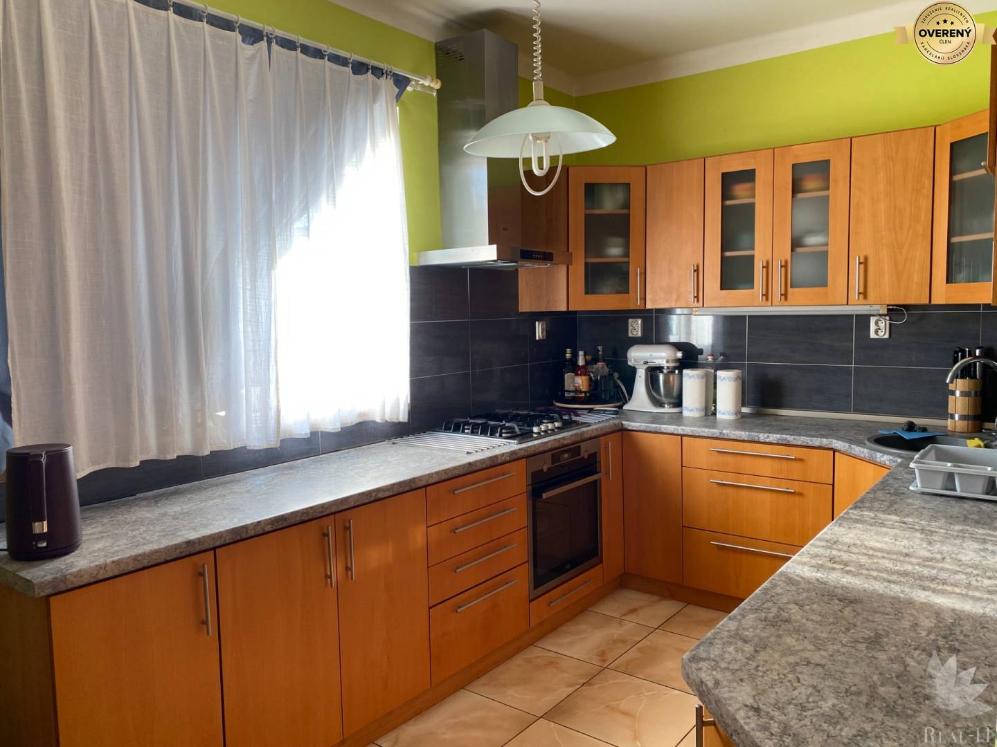 Predaj rodinný dom s veľkým stavebným pozemkom BA II Podunajské Biskupice