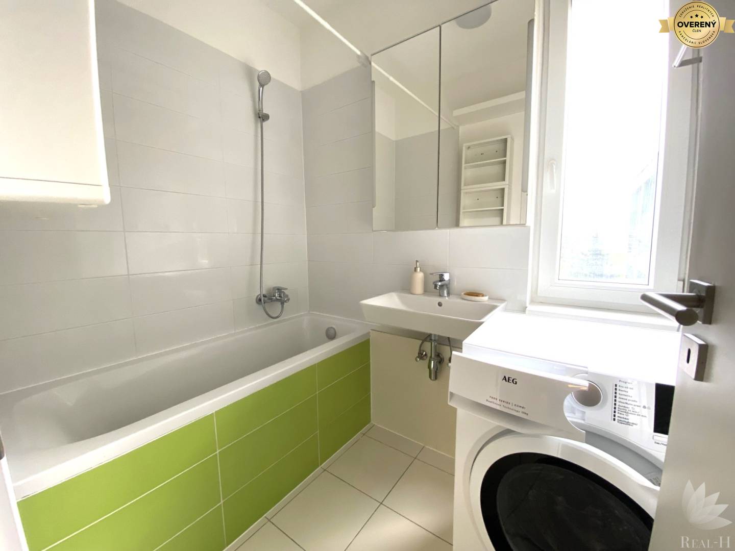 Prenájom krásny 3 izbový byt novostavba MAMAPAPA BA IV