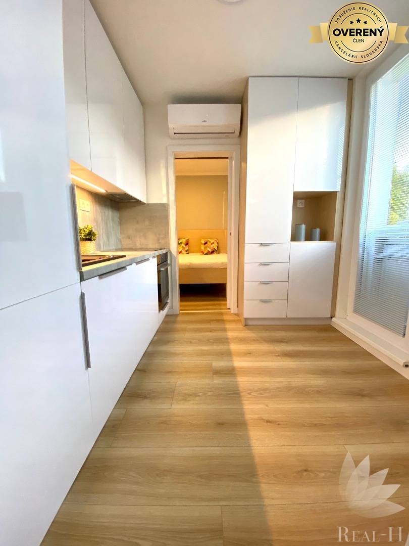 Dizajnový moderný 2 izbový byt Janotova ulica Bratislava IV Karlova Ves