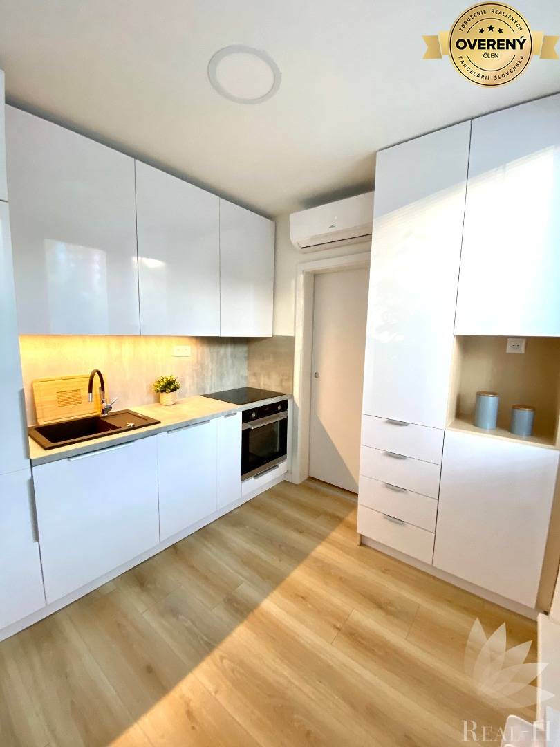 Dizajnový moderný 2 izbový byt Janotova ulica Bratislava IV Karlova Ves