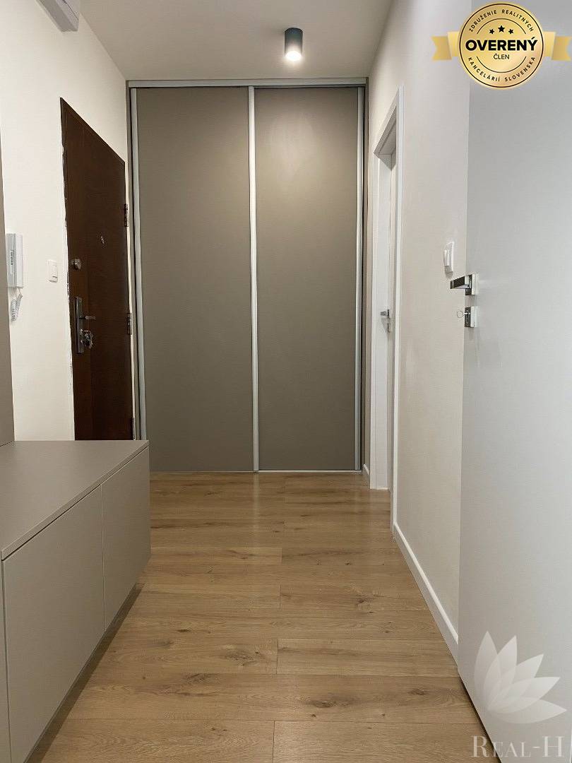 PREDANÝ moderný 2 izbový byt Podzáhradná ulica Bratislava II Podunajské Biskupice