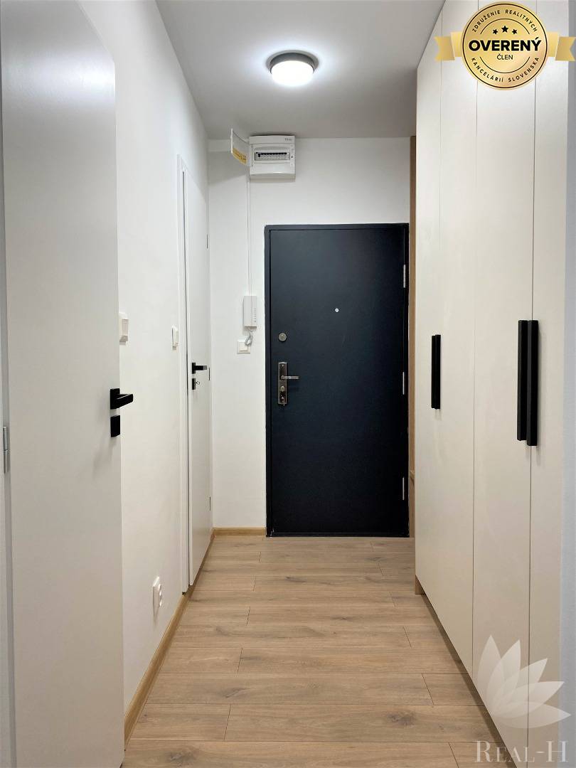 Dizajnový moderný 1,5 izbový byt Repašského ulica Bratislava IV Dúbravka