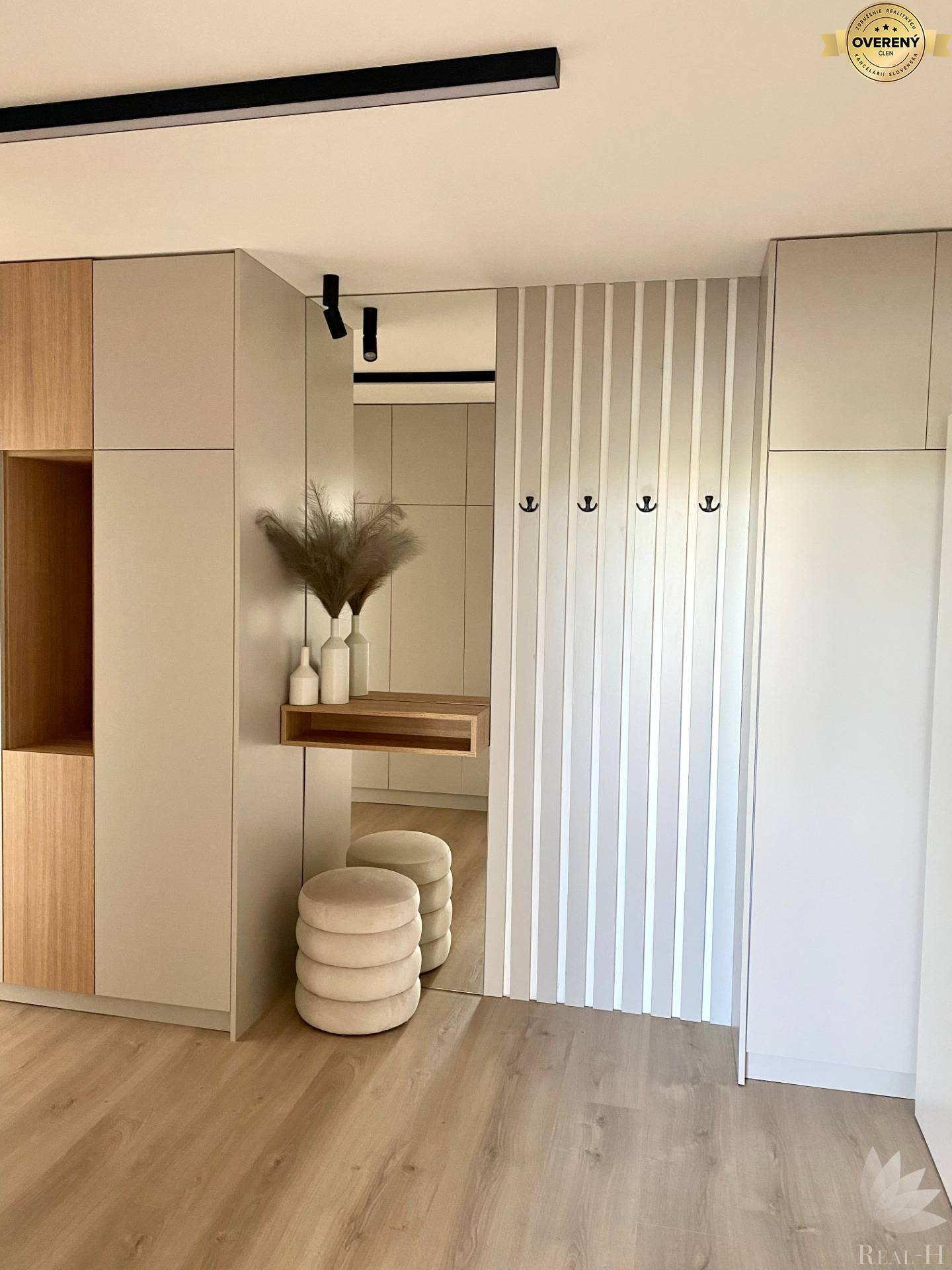 na predaj najväčší Petržalský 3 izbový byt 2 x loggia, Osuského 5, Bratislava V, začiatok Petržalky