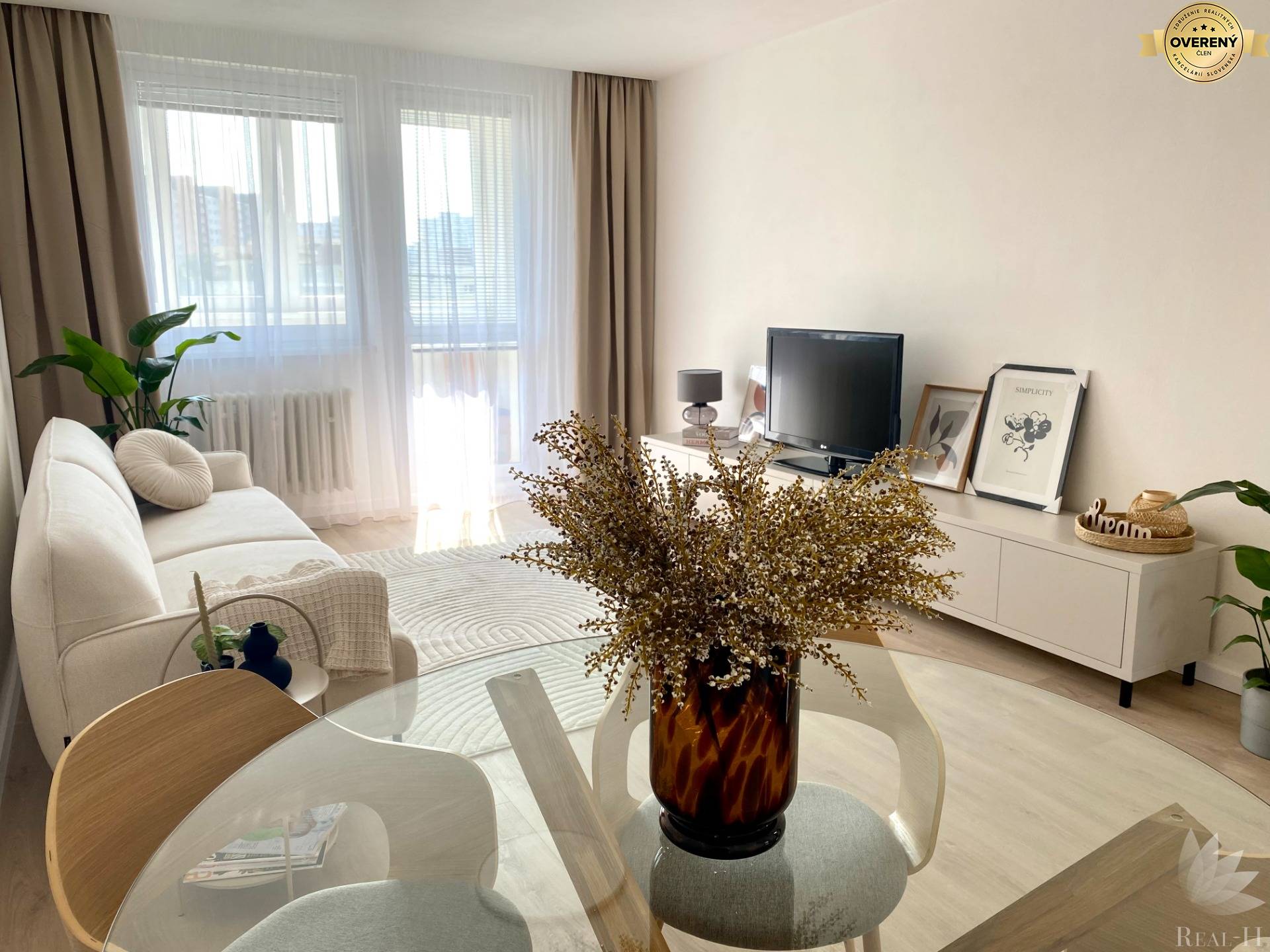 na predaj najväčší Petržalský 3 izbový byt 2 x loggia, Osuského 5, Bratislava V, začiatok Petržalky