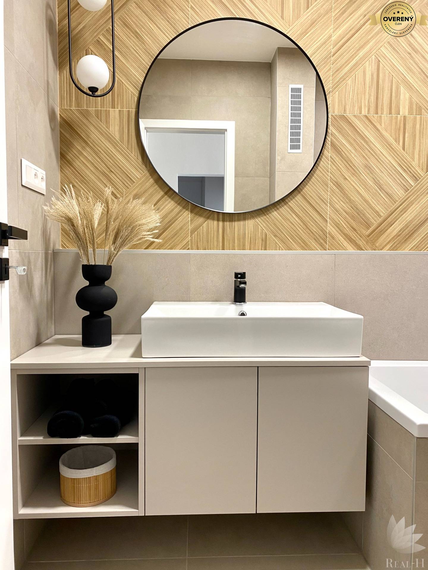 na predaj najväčší Petržalský 3 izbový byt 2 x loggia, Osuského 5, Bratislava V, začiatok Petržalky