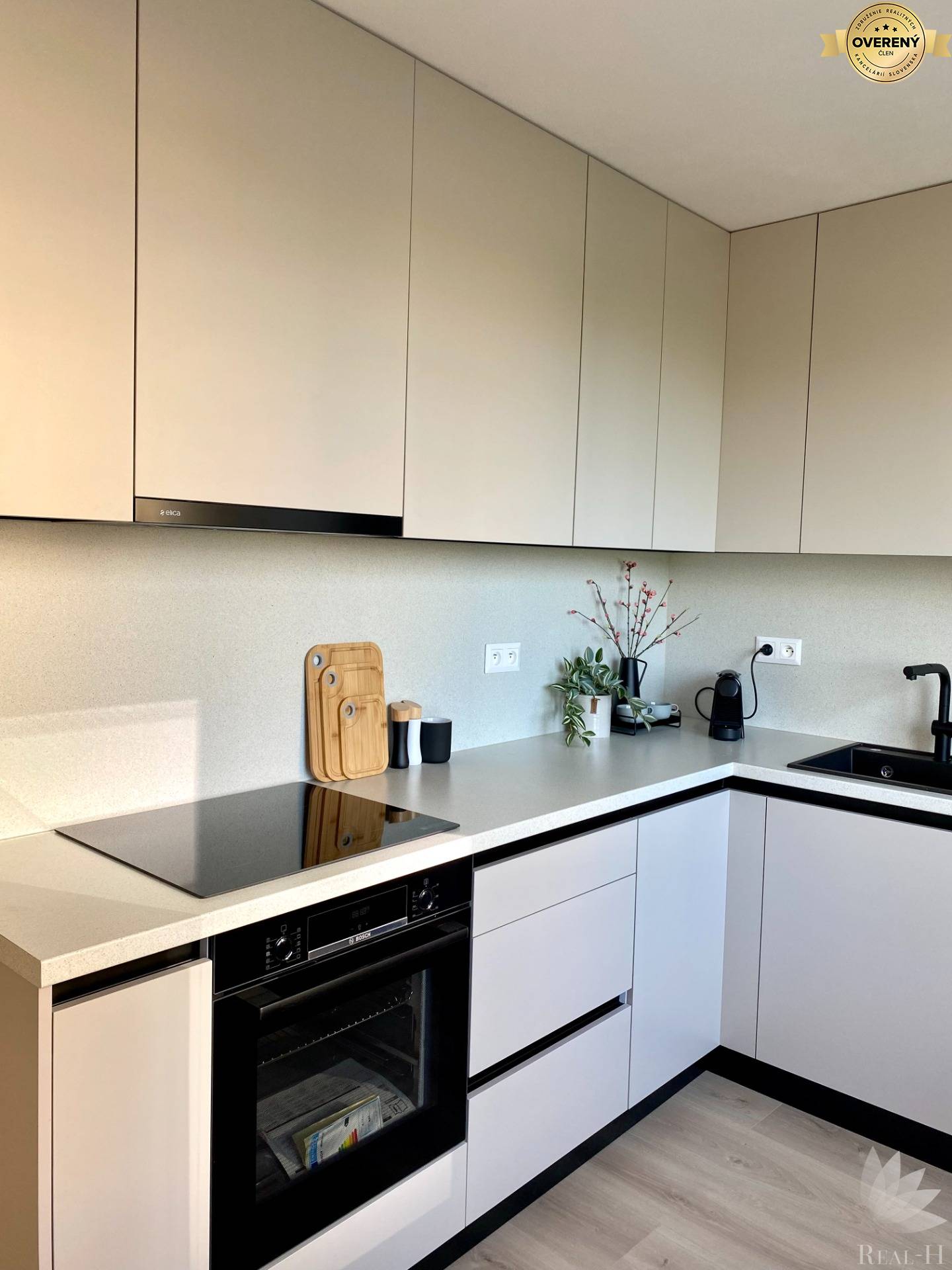 na predaj najväčší Petržalský 3 izbový byt 2 x loggia, Osuského 5, Bratislava V, začiatok Petržalky