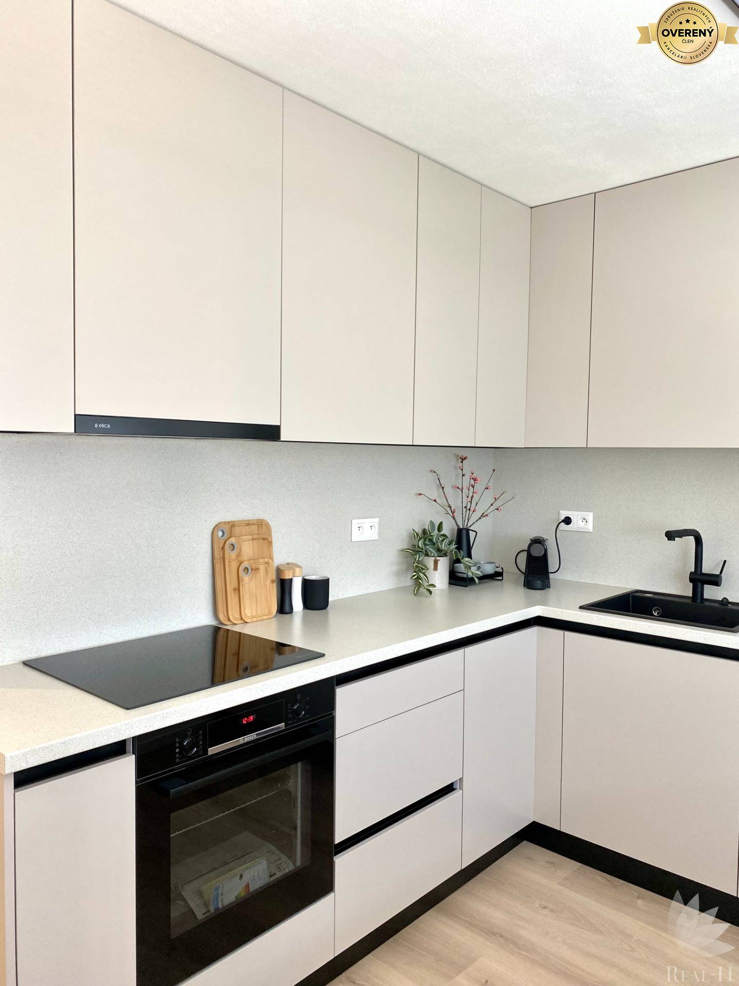 na predaj najväčší Petržalský 3 izbový byt 2 x loggia, Osuského 5, Bratislava V, začiatok Petržalky