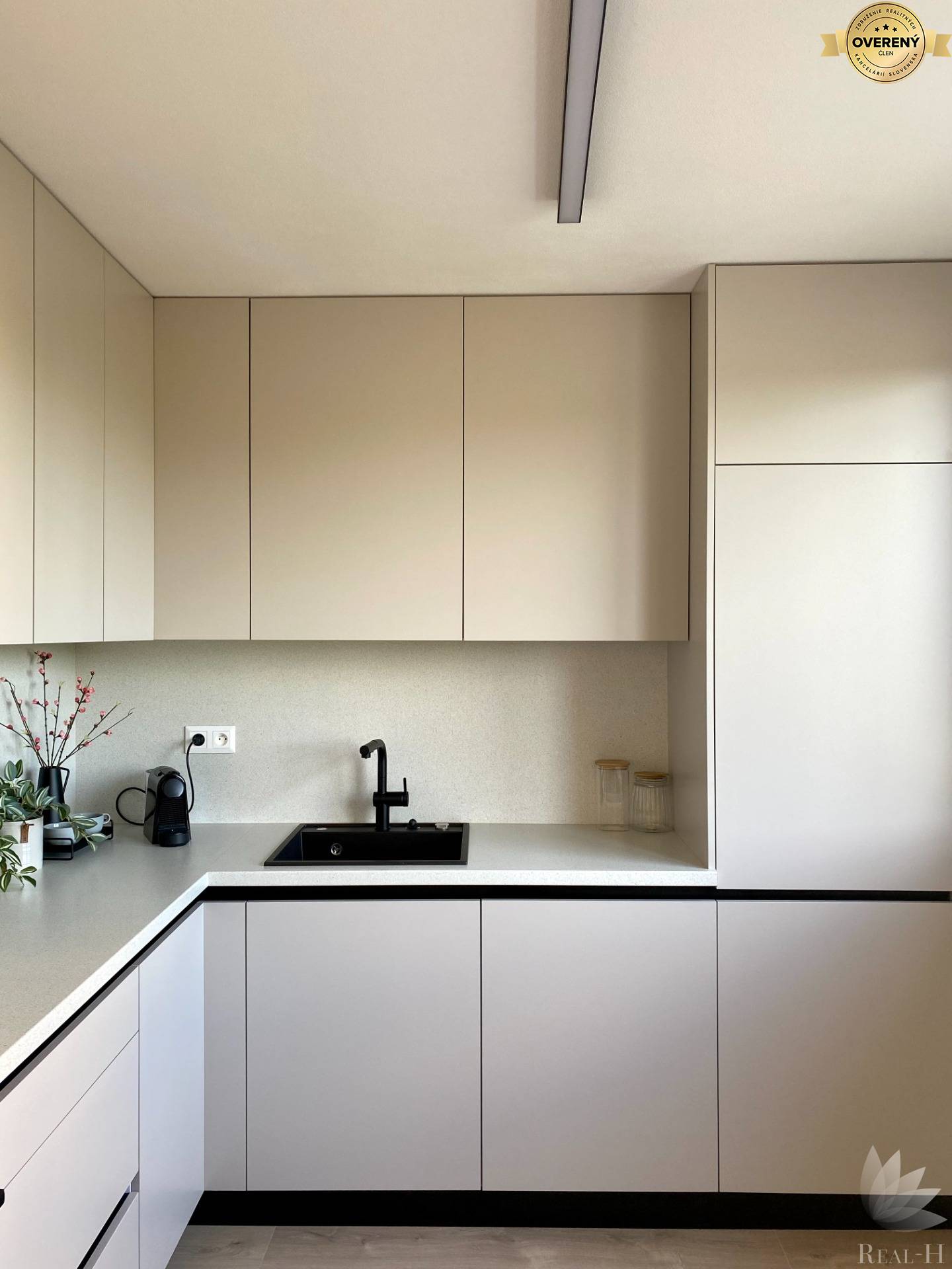 na predaj najväčší Petržalský 3 izbový byt 2 x loggia, Osuského 5, Bratislava V, začiatok Petržalky