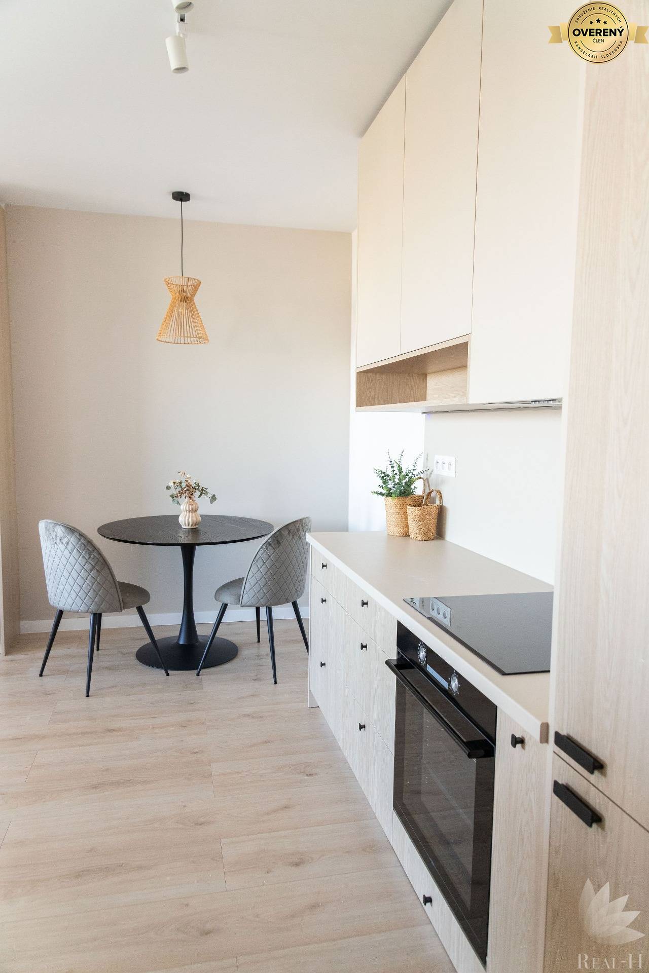 NA PREDAJ ŠTÝLOVÝ 2-IZBOVÝ BYT