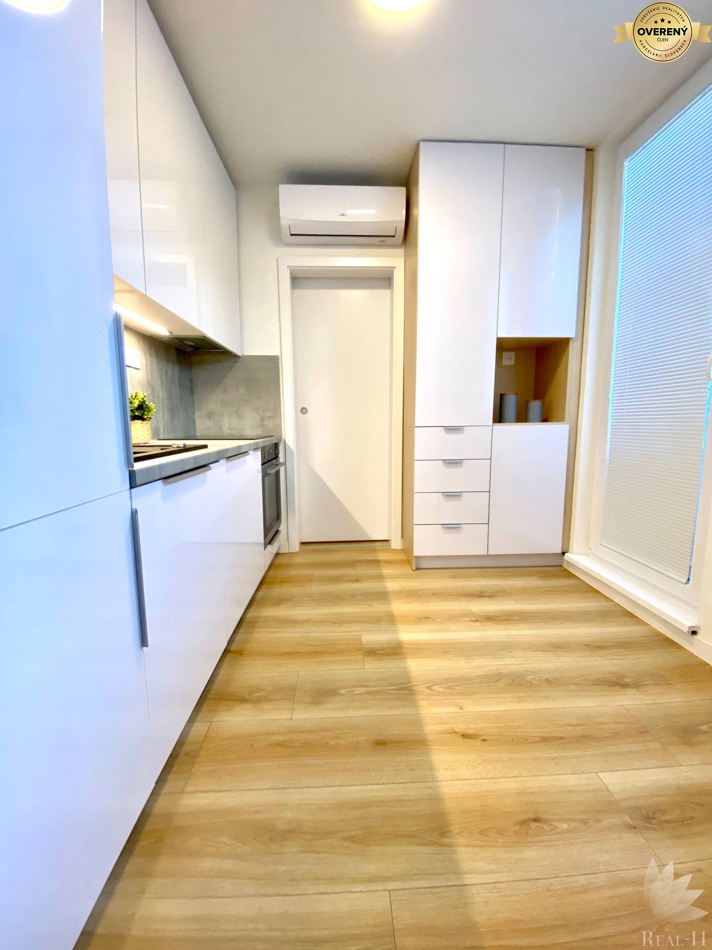 Predaj 2 izbový byt Jurigovo nám. BA IV Karlova Ves