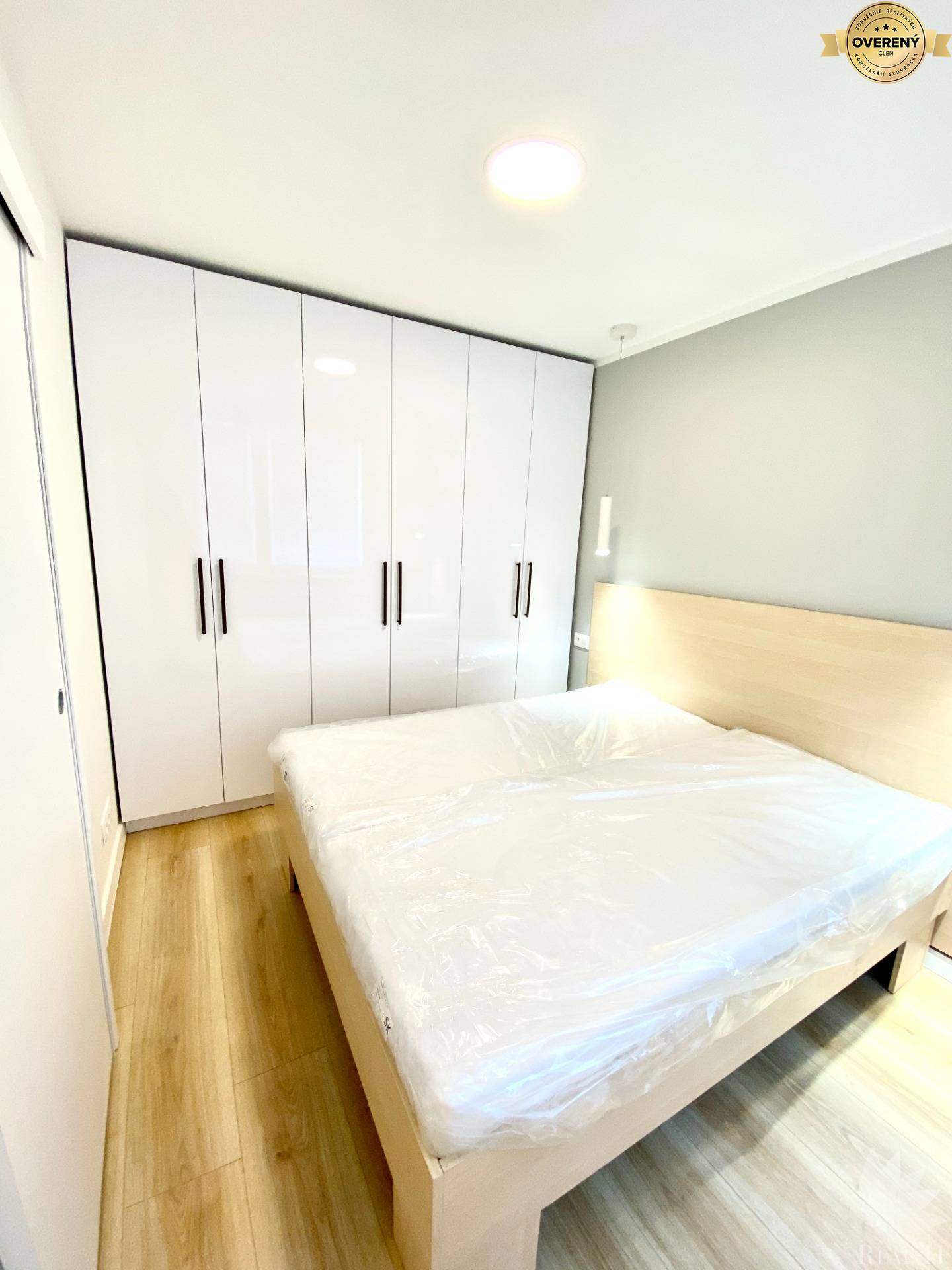 Predaj 2 izbový byt Jurigovo nám. BA IV Karlova Ves