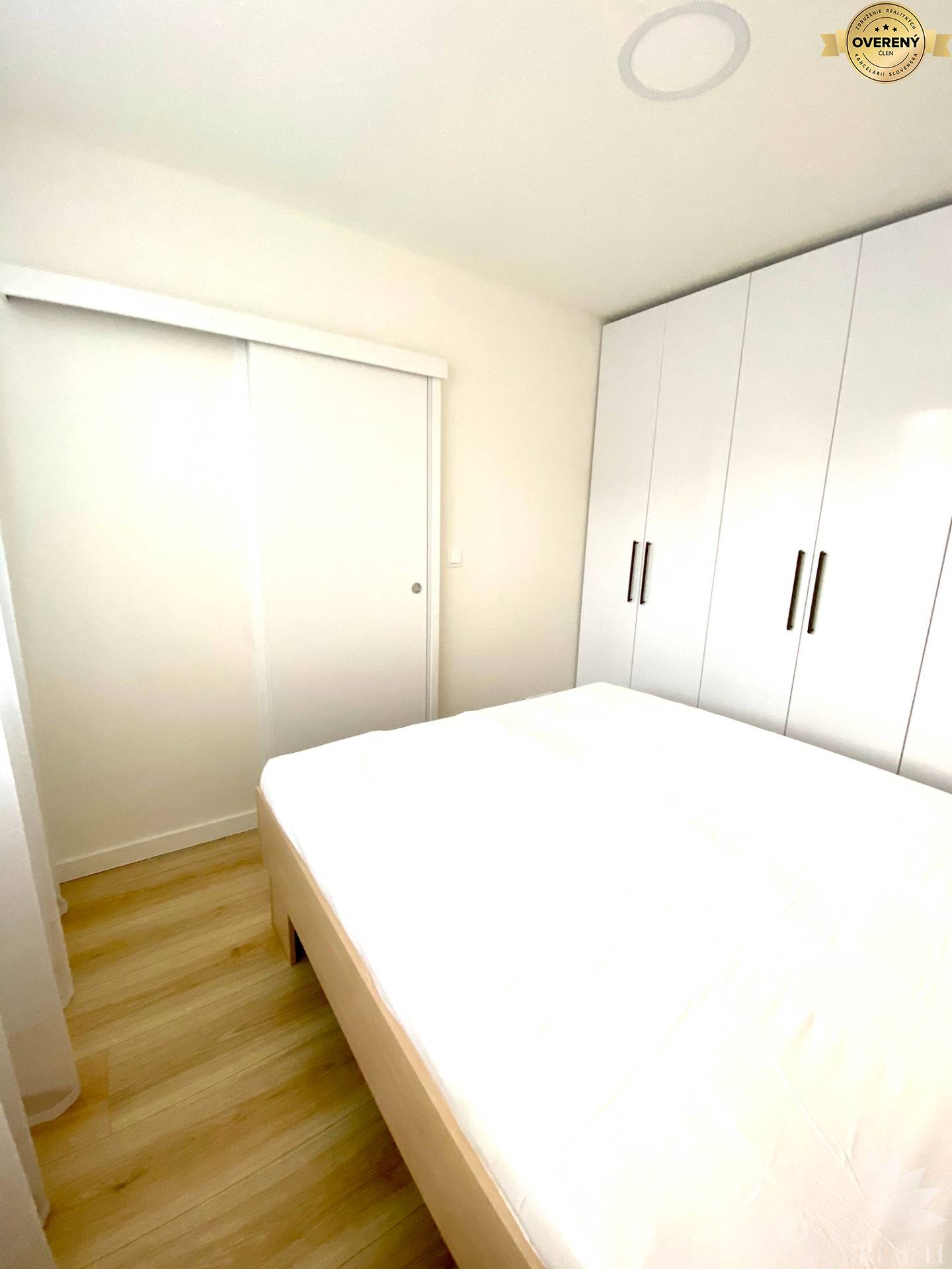 Dizajnový moderný 2 izbový byt Jurigovo nám. Bratislava IV Karlova Ves