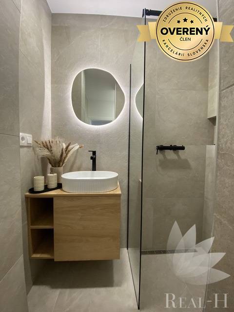 Na predaj 2,5 izbový byt