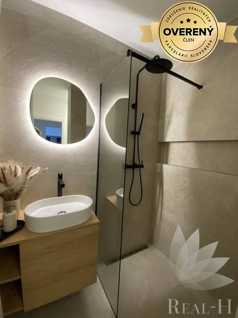 Na predaj 2,5 izbový byt