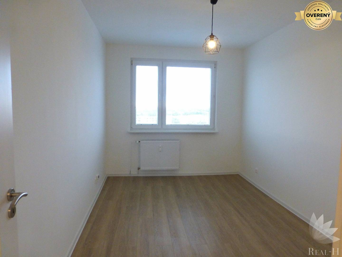 Krásny moderný 4 izbový byt Šášovská ulica Bratislava V Petržalka