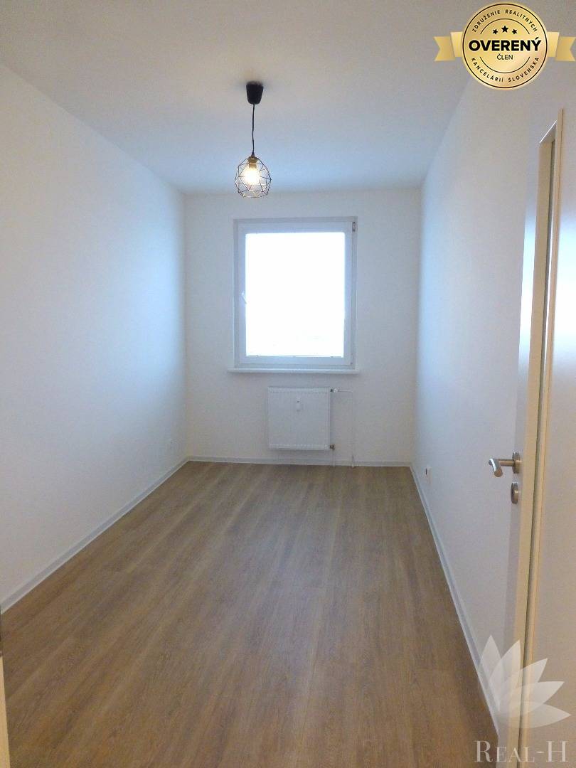 Krásny moderný 4 izbový byt Šášovská ulica Bratislava V Petržalka