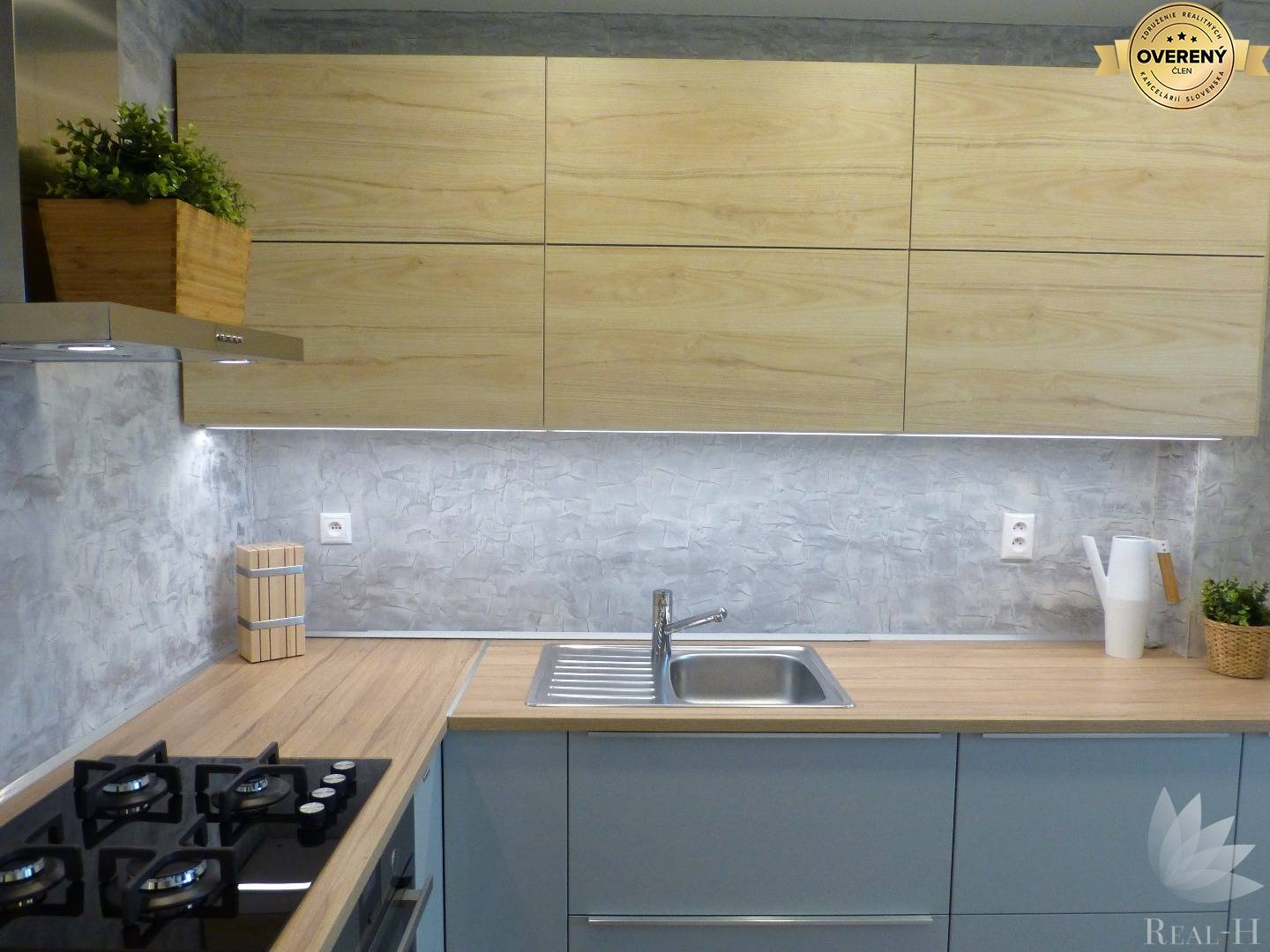 Krásny moderný 4 izbový byt Šášovská ulica Bratislava V Petržalka