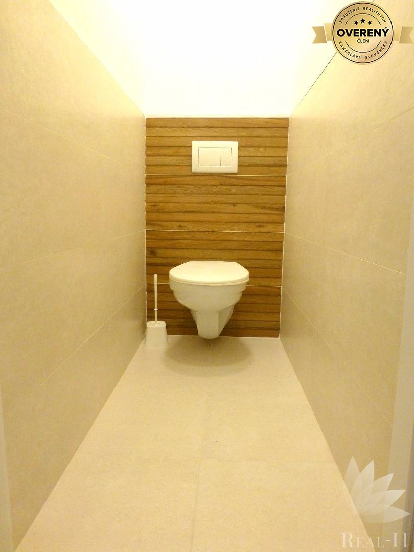 Krásny moderný 4 izbový byt Šášovská ulica Bratislava V Petržalka