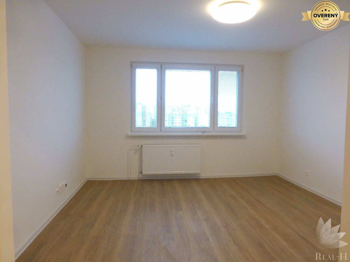 Krásny moderný 4 izbový byt Šášovská ulica Bratislava V Petržalka