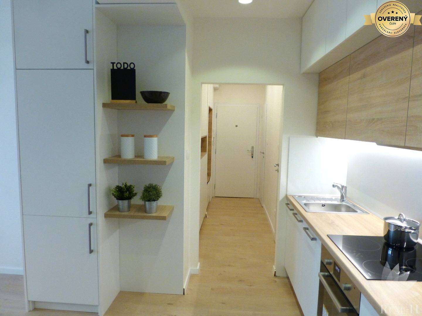 Predaj moderný 2 izbový byt + ŠATNÍK Solivarská ulica Bratislava II - Ružinov