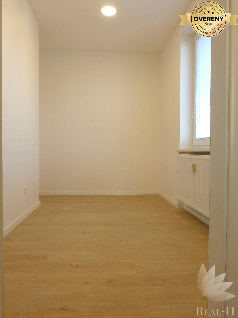 Predaj moderný 2 izbový byt + ŠATNÍK Solivarská ulica Bratislava II - Ružinov