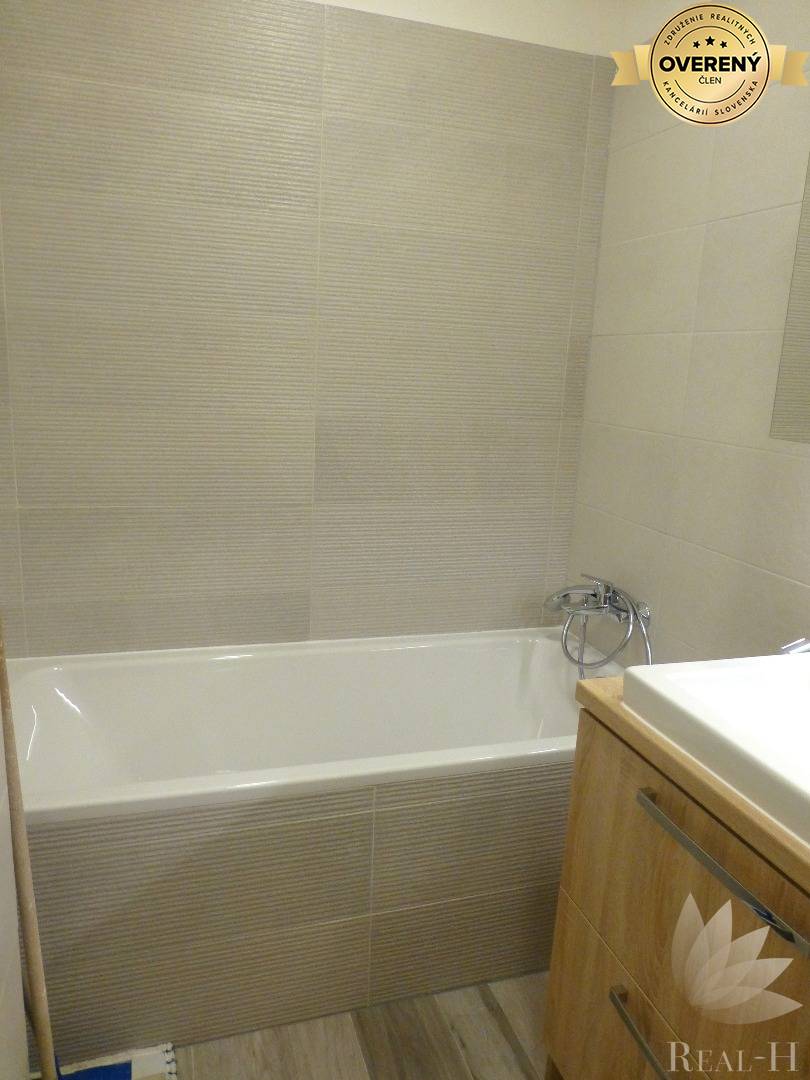 Predaj moderný 2 izbový byt + ŠATNÍK Solivarská ulica Bratislava II - Ružinov