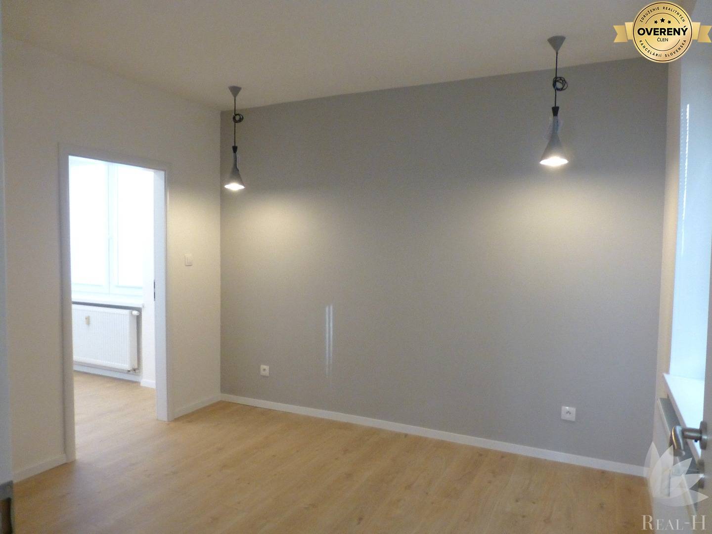 Predaj moderný 2 izbový byt + ŠATNÍK Solivarská ulica Bratislava II - Ružinov