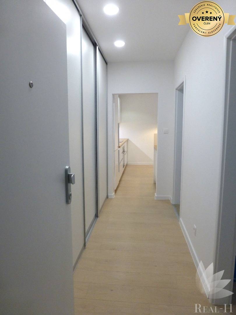 REZERVOVANÝ 1,5 izbový byt Rovníková ulica Bratislava II - Ružinov