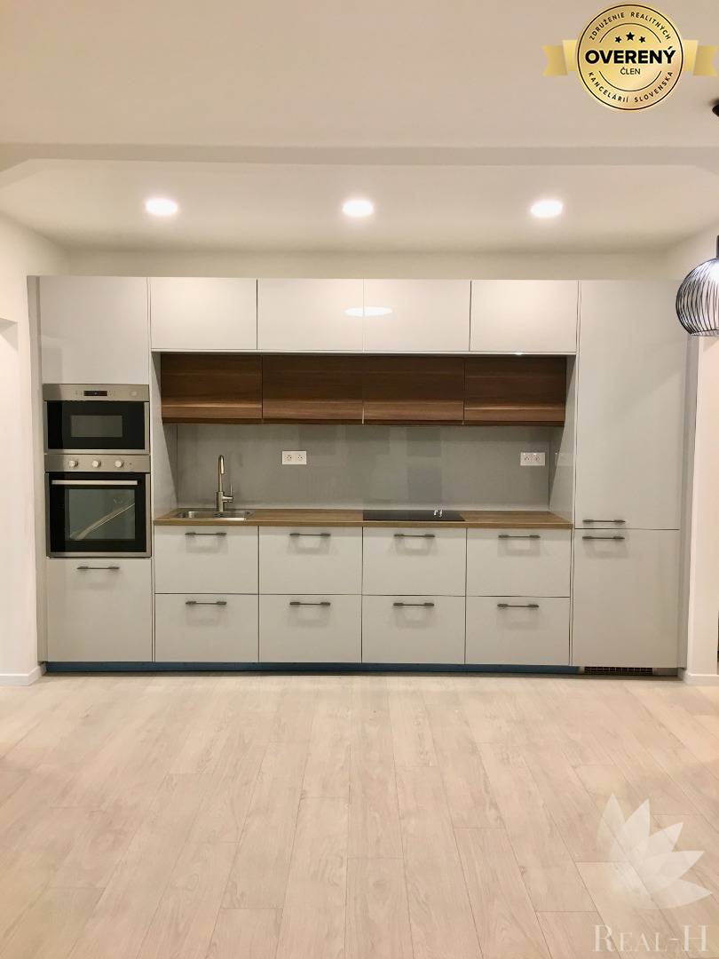 kuchynská linka.jpg