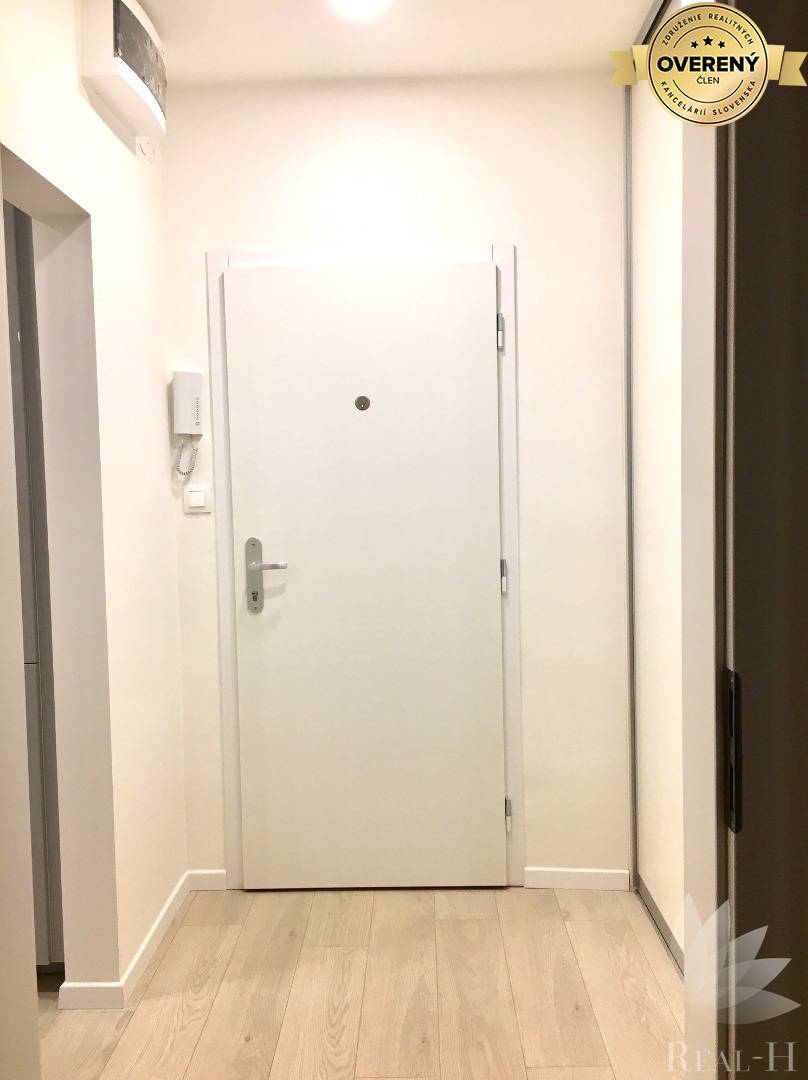 predsieň s rolldorom.jpg