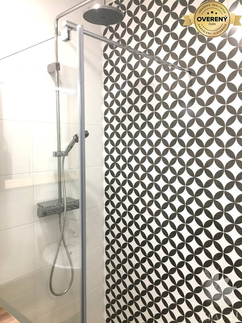 sprchovací kút,.JPG