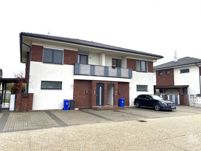 Predaj 3 izbový byt v rodinnom dome Dunajská Streda Esterházyho ul.