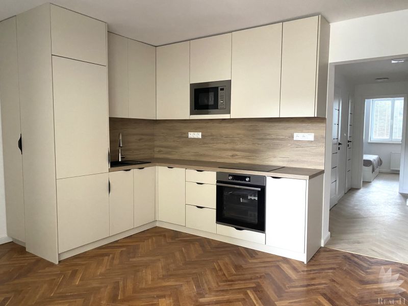 Predaj 3 izbový byt BA I Staré mesto Medená ulica