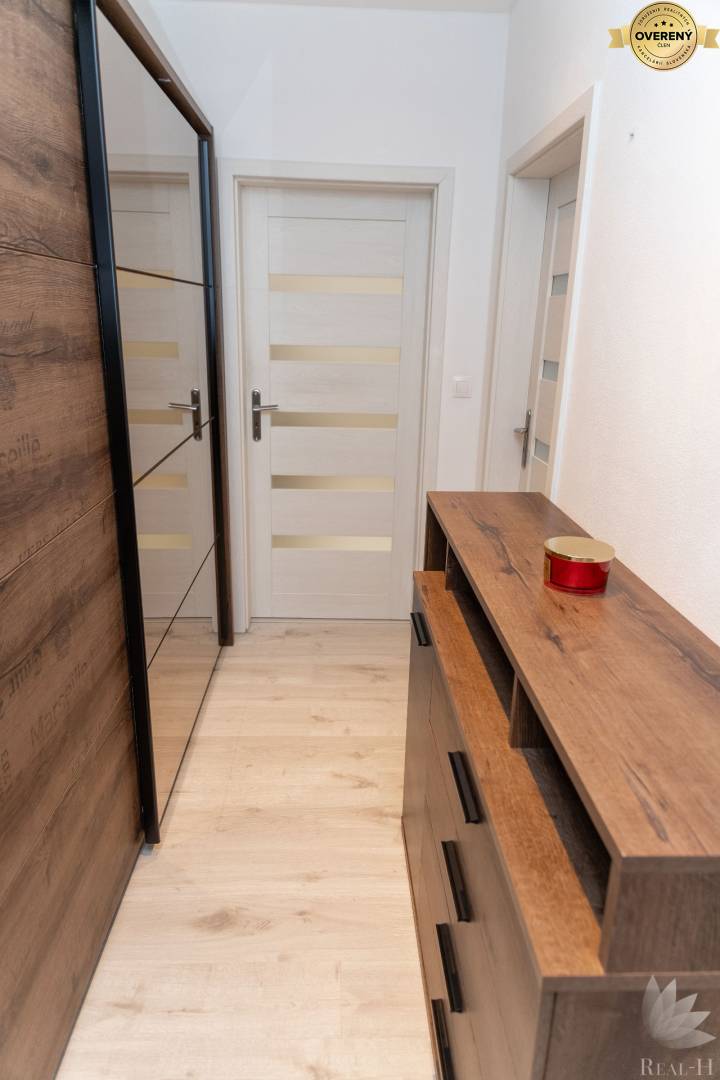 NA PREDAJ 1,5 izbový by