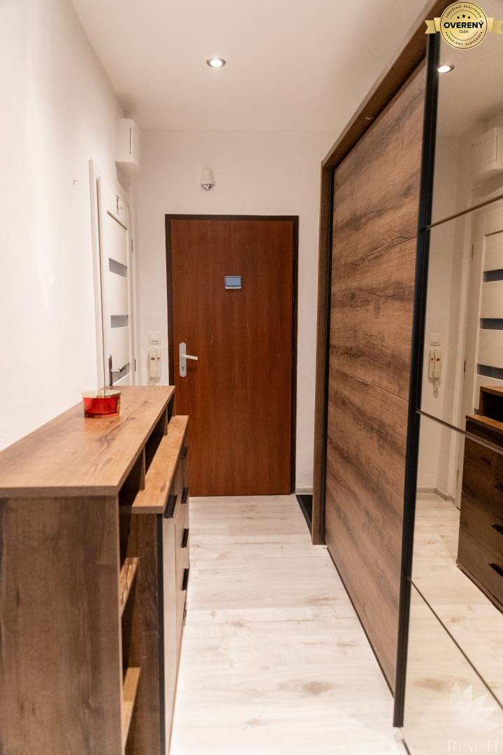 NA PREDAJ 1,5 izbový by