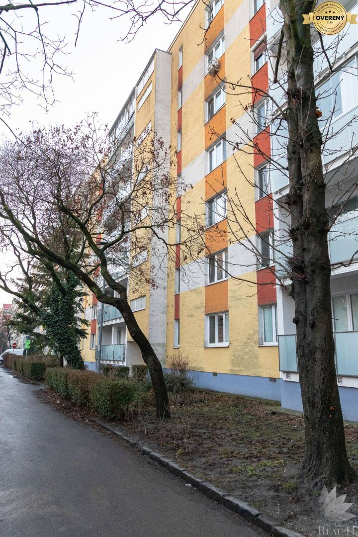 NA PREDAJ 1,5 izbový byt