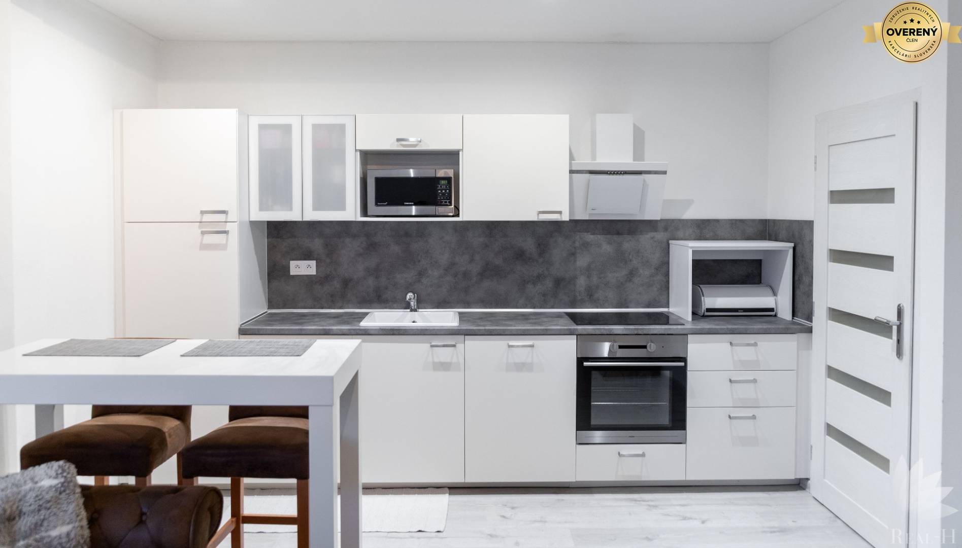 NA PREDAJ 1,5 izbový by