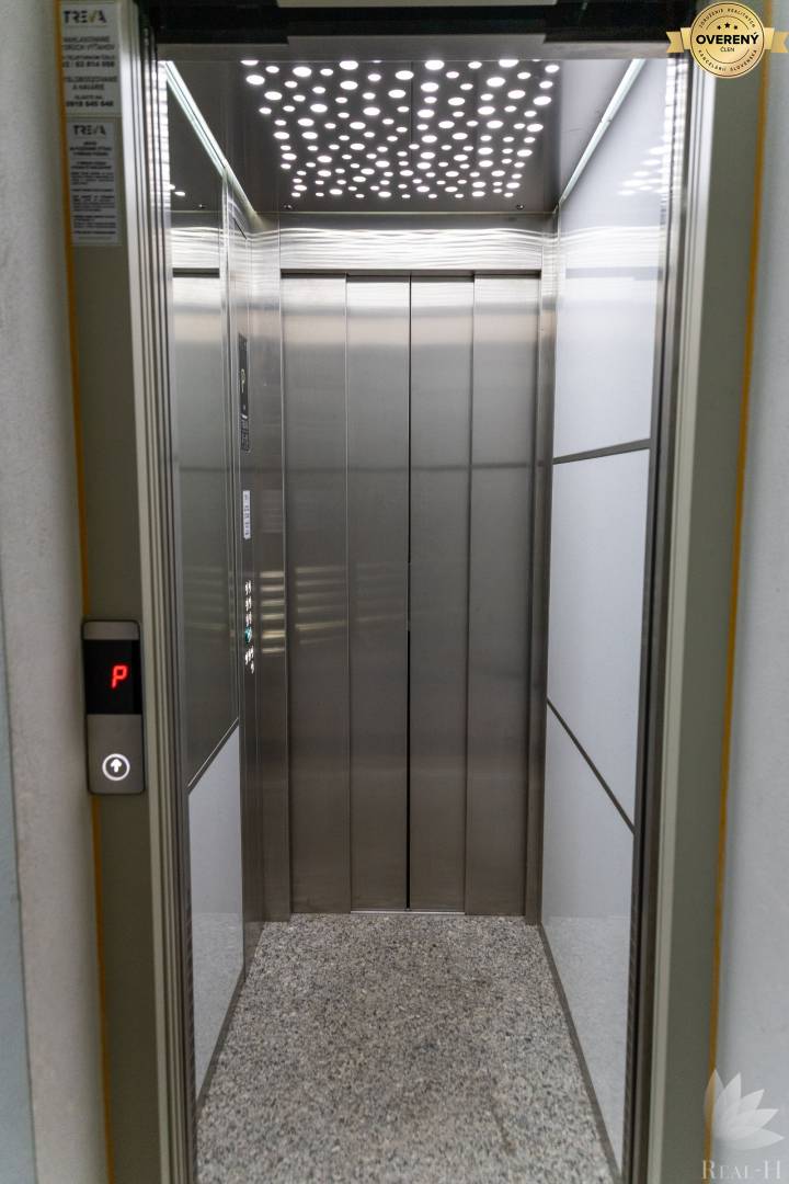 NA PREDAJ 1,5 izbový by