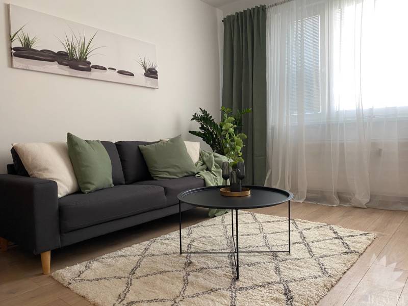 Dizajnový moderný 1,5 izbový byt  Repašského ulica Bratislava IV Dúbravka