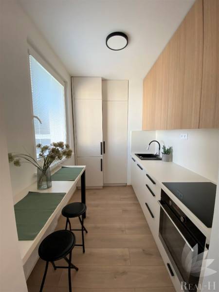 Dizajnový moderný 1,5 izbový byt  Repašského ulica Bratislava IV Dúbravka