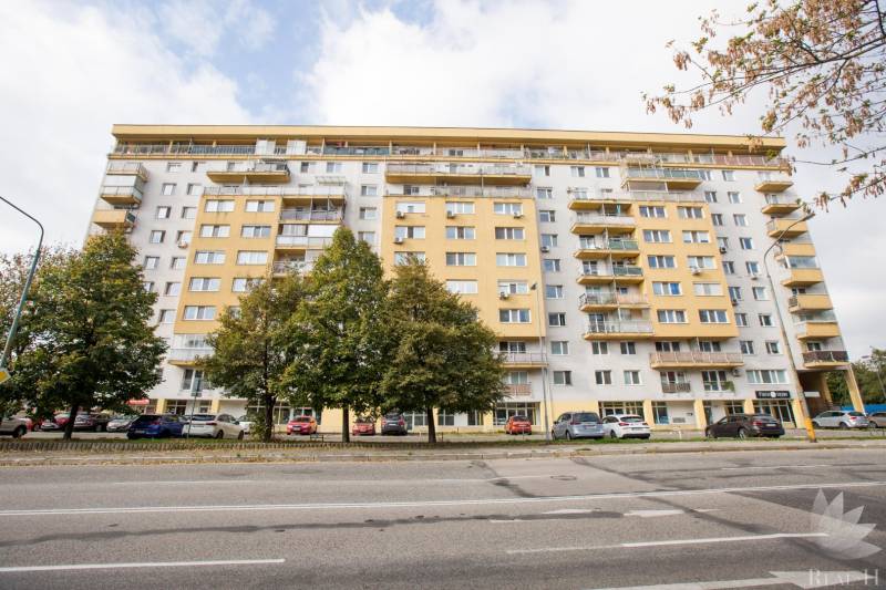 Predaj dizajnový moderný 1,5 izbový byt  Budatínska  ulica Bratislava V Petržalka