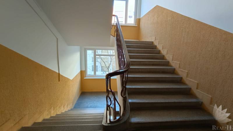 Predaj tehlový 2 izbový byt s LOGGIOU Blumentálska ul. - Staré Mesto  