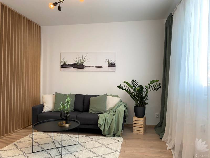 Predaj moderný 1,5 izbový byt  Saratovská ulica Bratislava IV Dúbravka