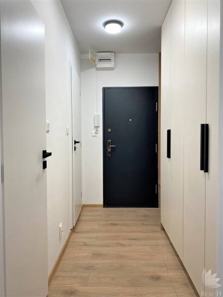 Predaj moderný 1,5 izbový byt  Saratovská ulica Bratislava IV Dúbravka