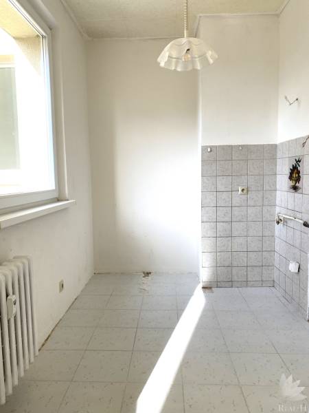 PREDAJ VEĽKÝ 1 IZBOVÝ BYT SARATOVSKÁ ULICA BA DÚBRAVKA