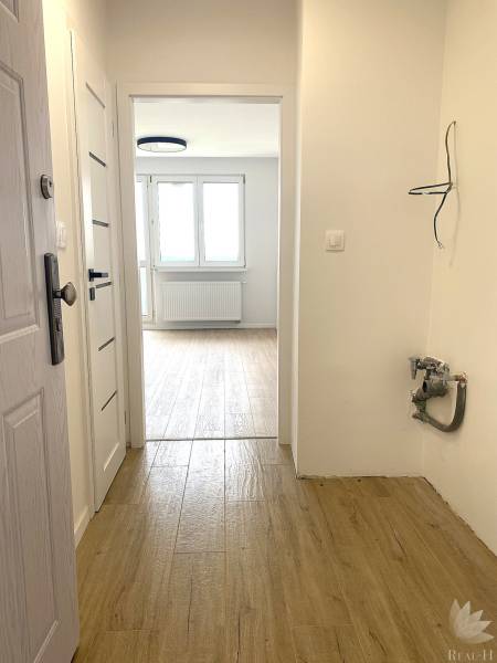 predaj  moderný 1 izbový byt ( garsónku ) ulica Rybničná , Bratislava III  Vajnory 