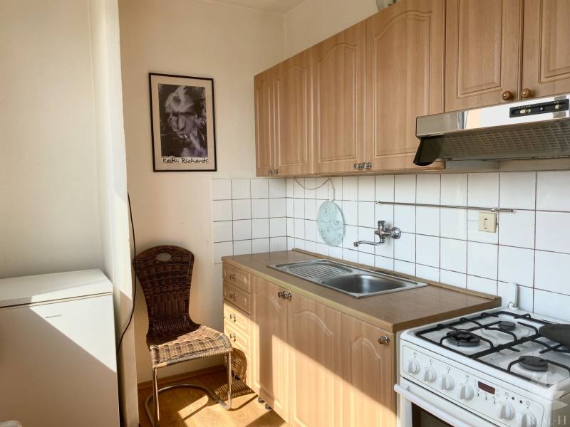 Predaj  izbový byt Žarnovická ul. BA III Rača 