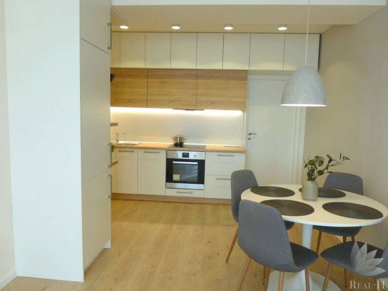 Predaj moderný 2 izbový byt + ŠATNÍK Solivarská ulica Bratislava II - Ružinov