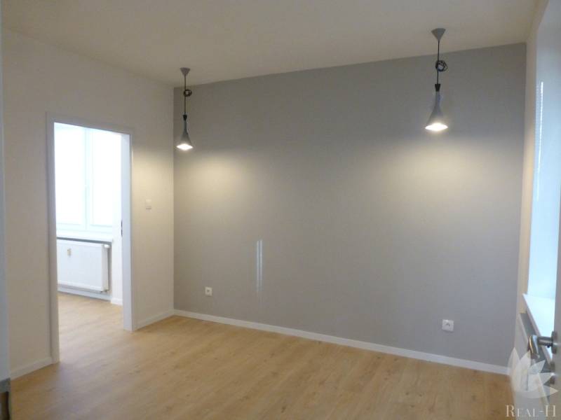 Predaj moderný 2 izbový byt + ŠATNÍK Solivarská ulica Bratislava II - Ružinov