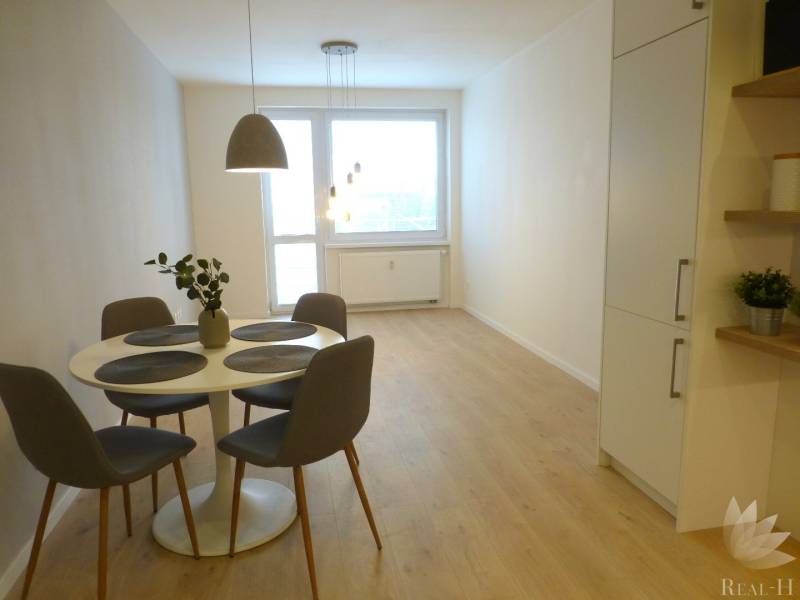Predaj moderný 2 izbový byt + ŠATNÍK Solivarská ulica Bratislava II - Ružinov
